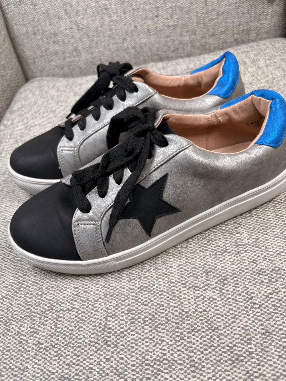 AMS - Metallic Silver Star Accent Sneakers with Black Toe & Blue Heel